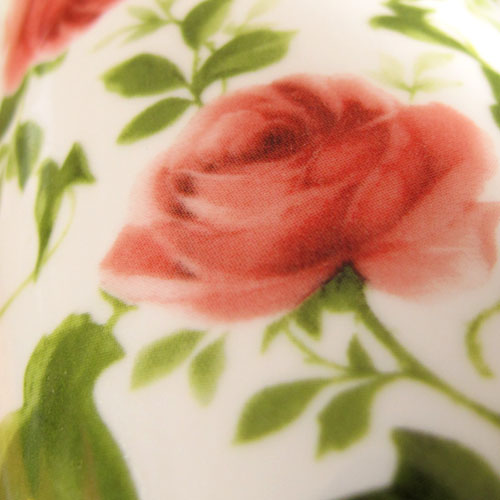 Šálka Roses - porcelánový hrnček na čaj "Ružičky"